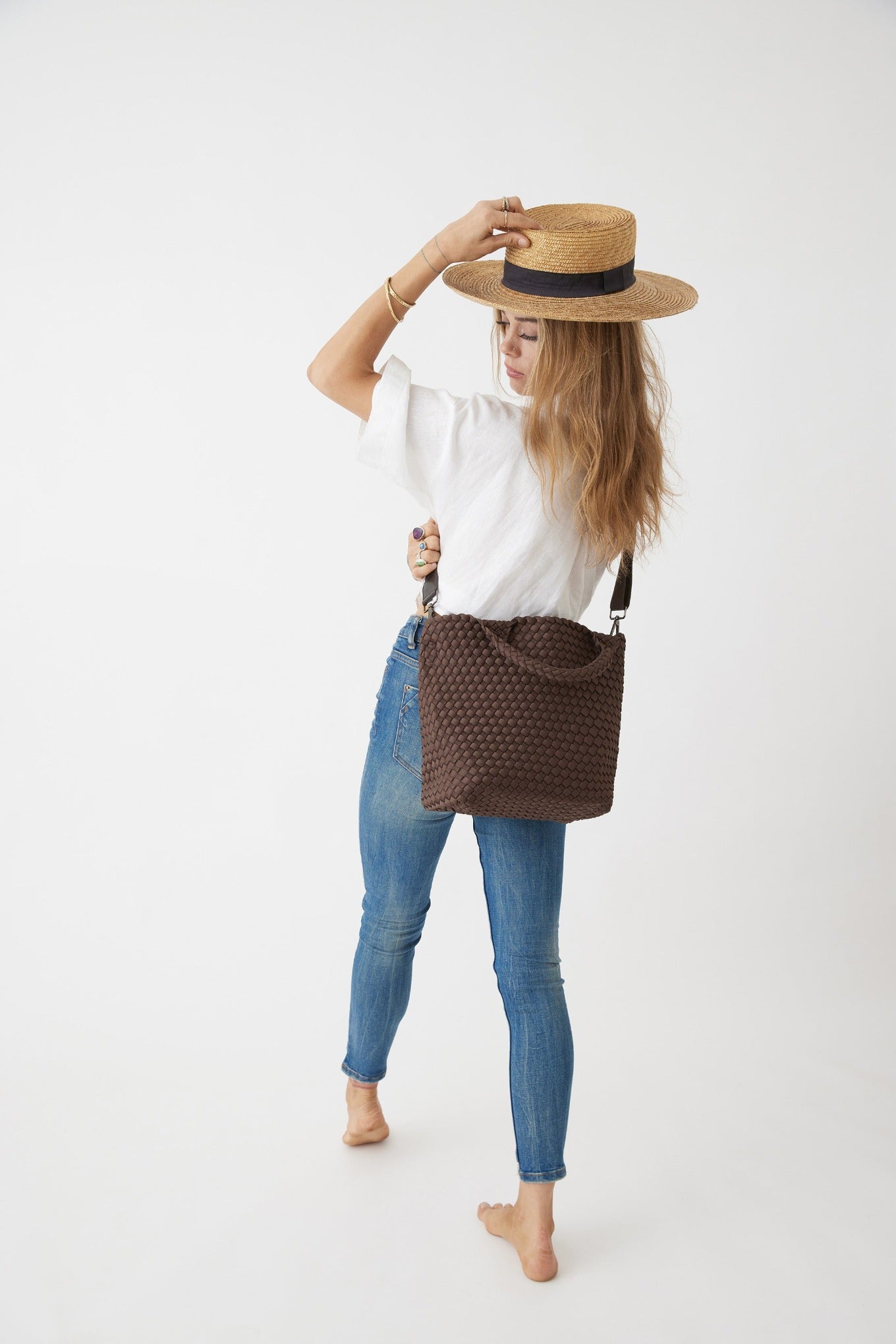 Andreina handmade Ciudad cross body tote bag in chestnut brown.