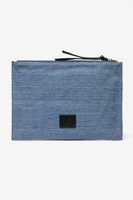 Inoui Editions cotton pouch Balthazar in navy.