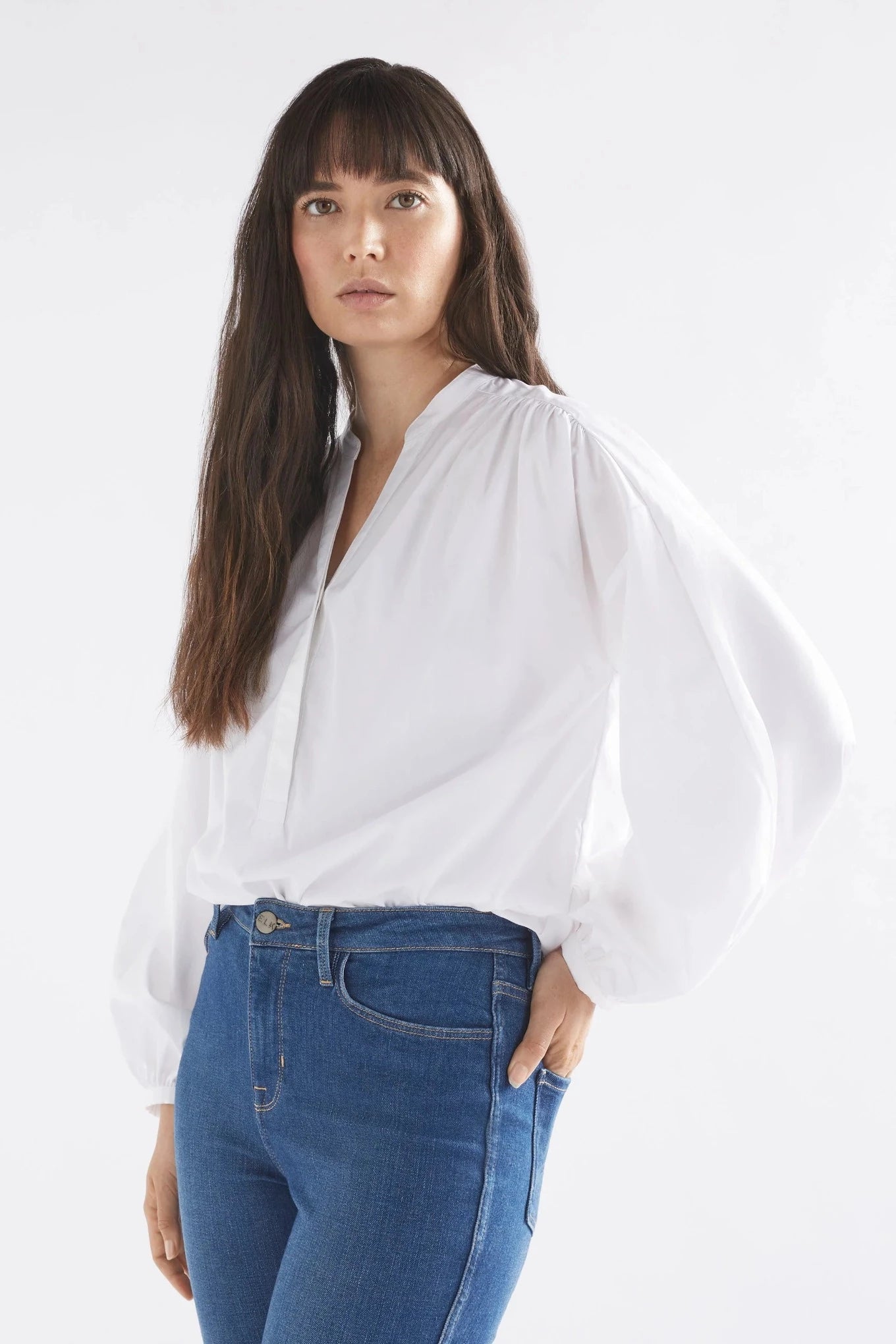 Elk the label Deze white cotton poplin shirt, balloon sleeve.