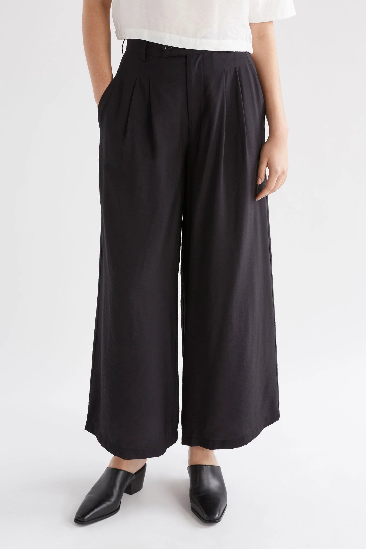 Elk Pressa pant - black