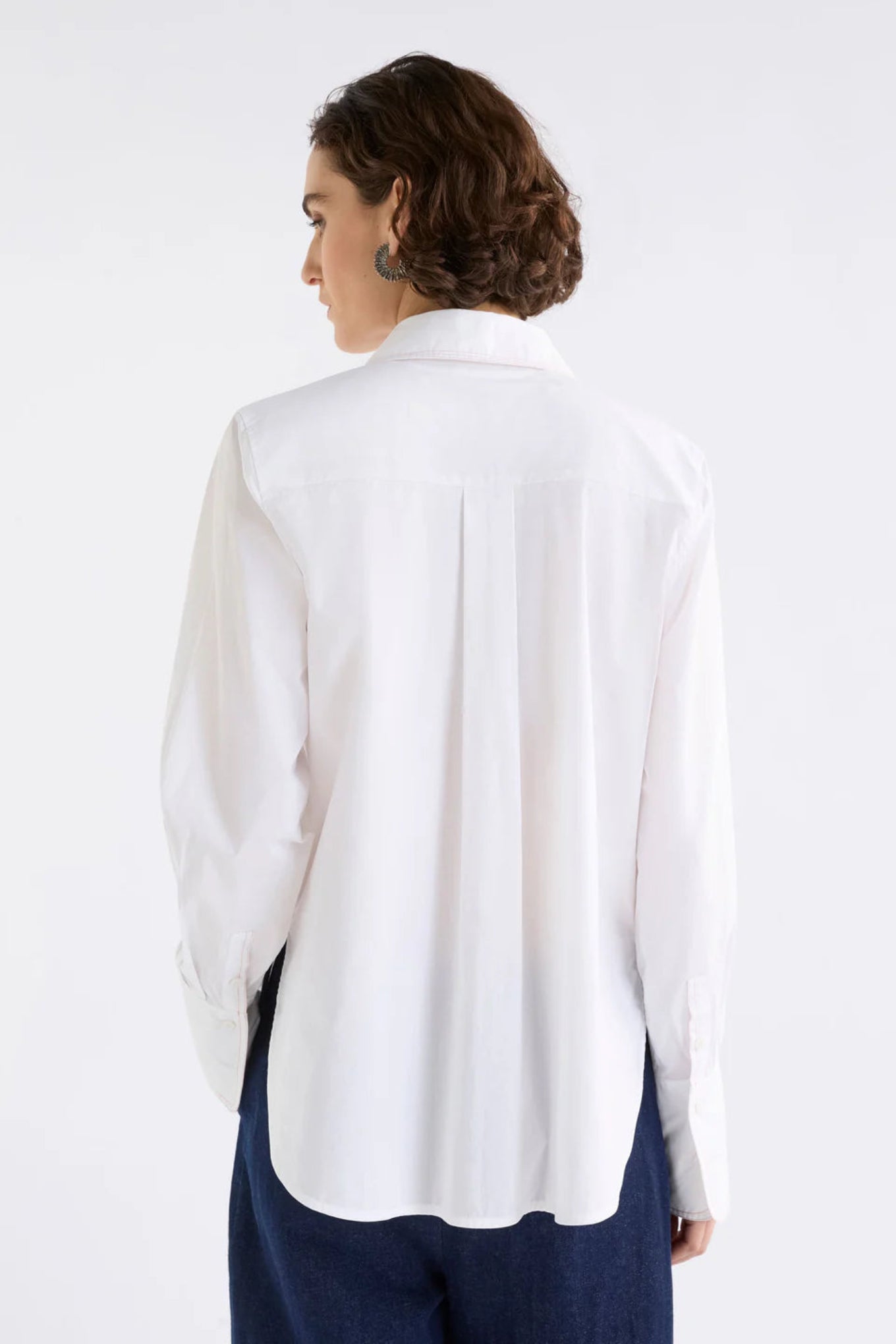 Elk Salli white organic cotton button up classic shirt with top stitch detailing.
