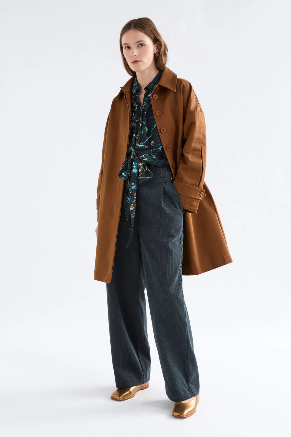Elk Noemi corduroy straight leg pant organic cotton in Carbon dark blue grey.