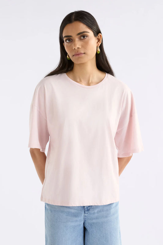 Elk Kovaa tee organic cotton in Mallow light pink.