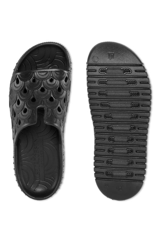 Ilse Jacobsen Birch EVA slide sandal in black.