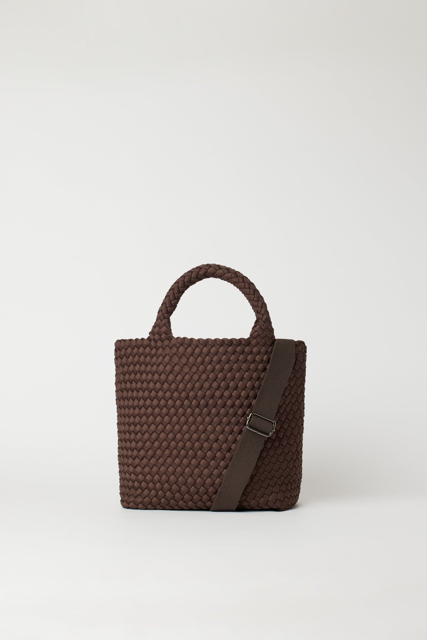 Andreina handmade Ciudad cross body tote bag in chestnut brown.