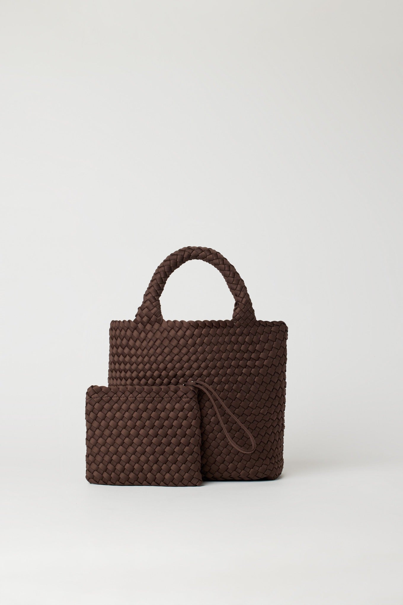 Andreina handmade Ciudad cross body tote bag in chestnut brown.