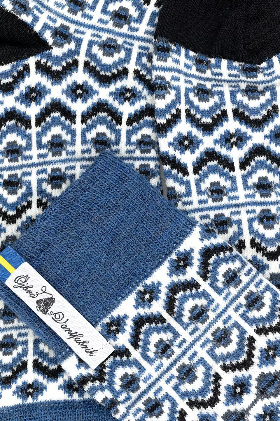 Ojbro Vantfabrik Nordic design made in Sweden merino wool socks Dalarna Kurbits in blue.