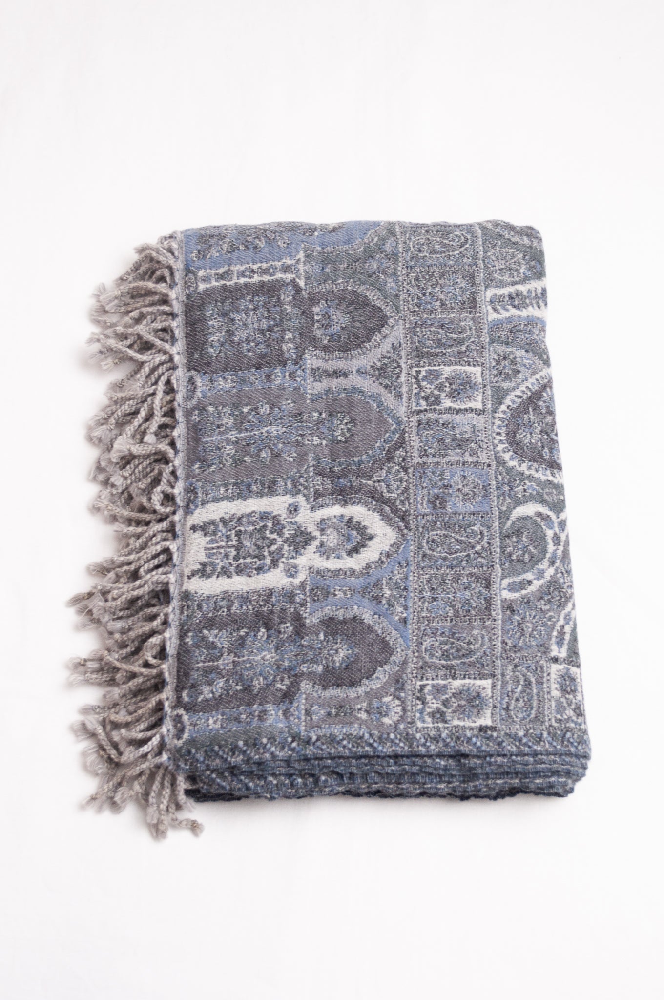Tasseled wool throw - silver paisley