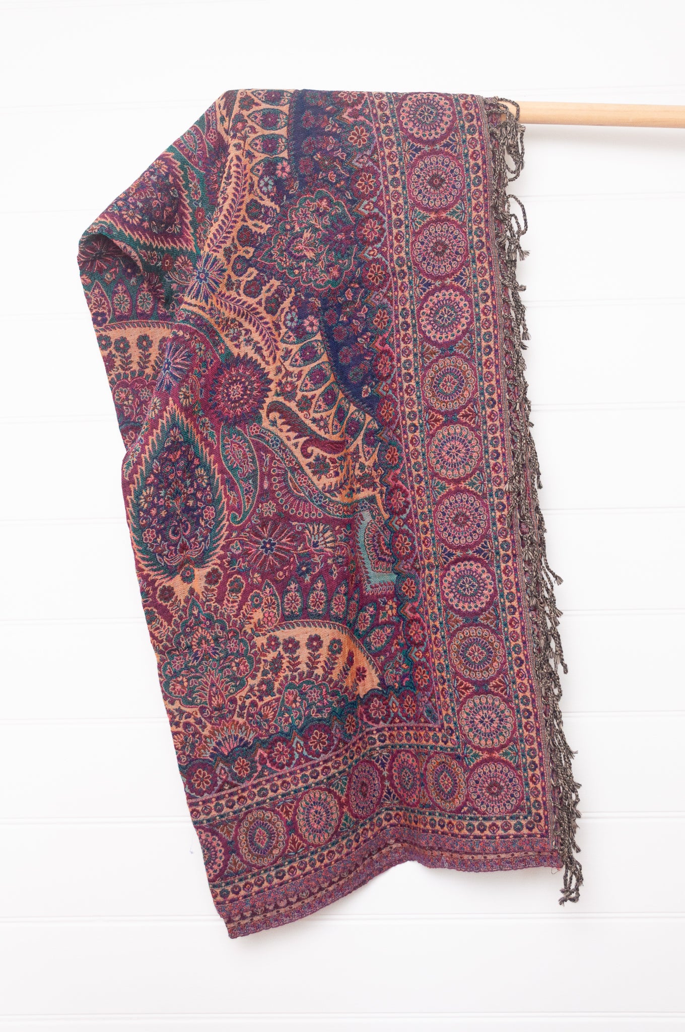 Tasseled wool throw - amethyst daisy