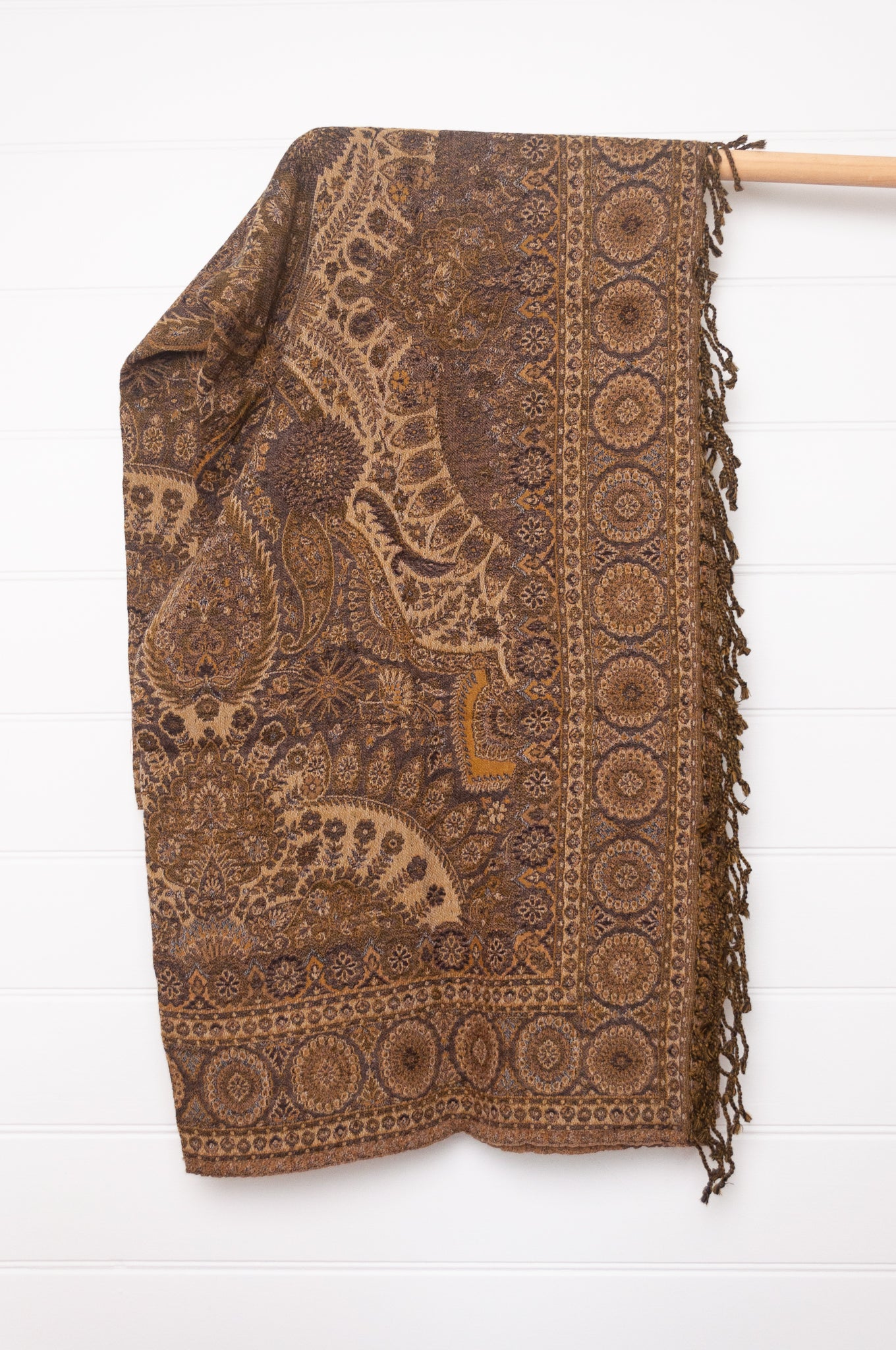 Tasseled wool throw - olive daisy