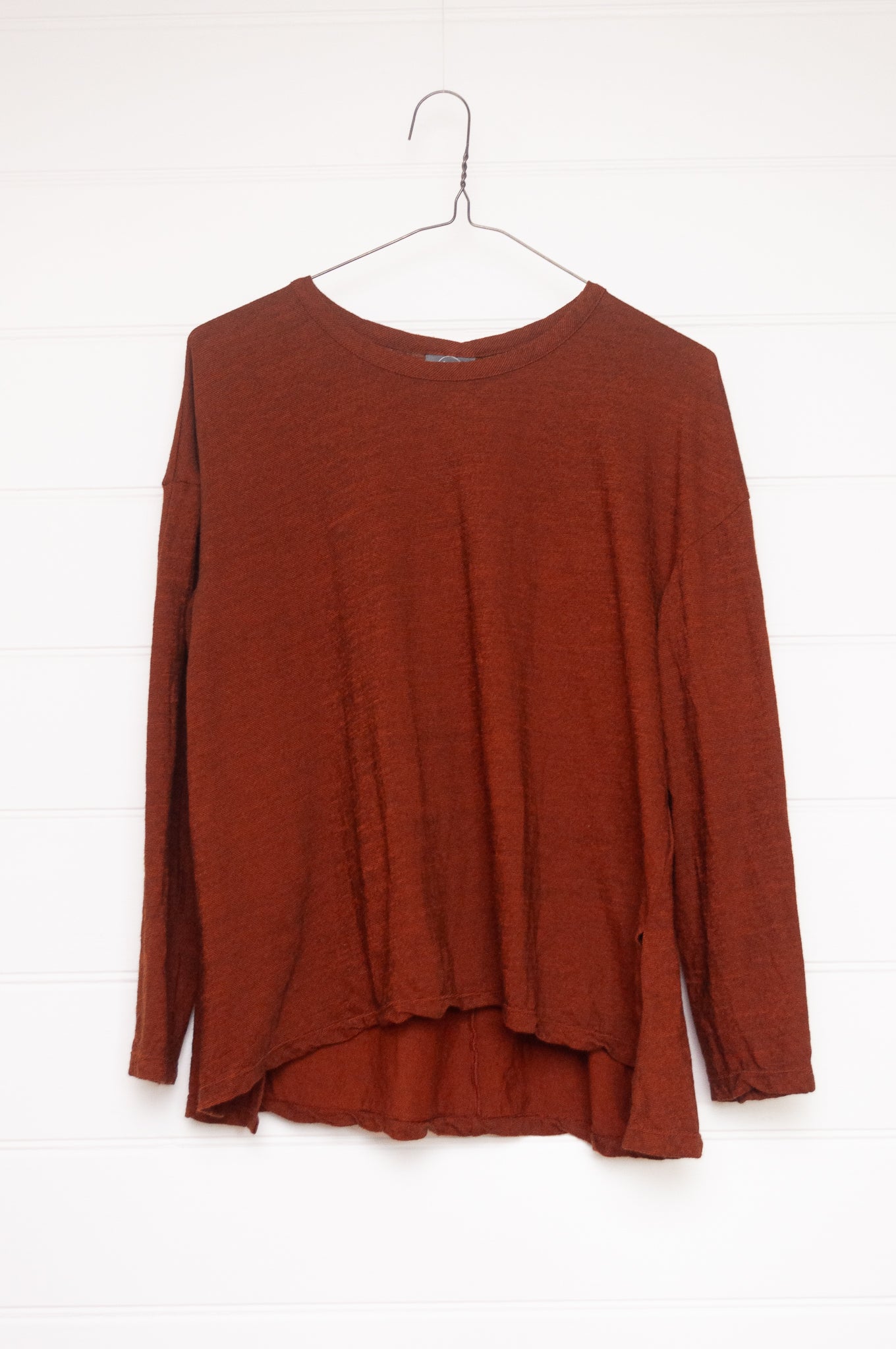 Valia merino wool jersey side split tee in desert tan.