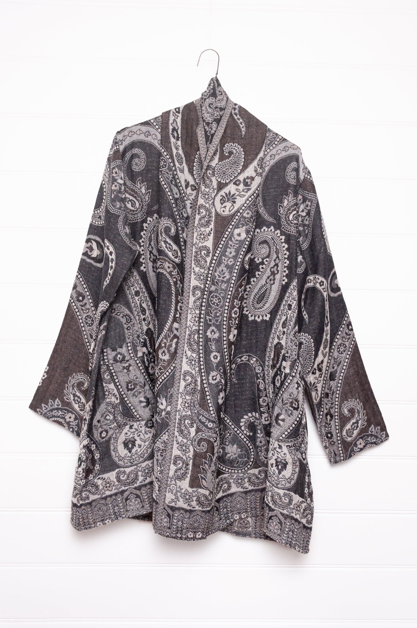 Manan Kami reversible wool jacket - Mahana monochrome