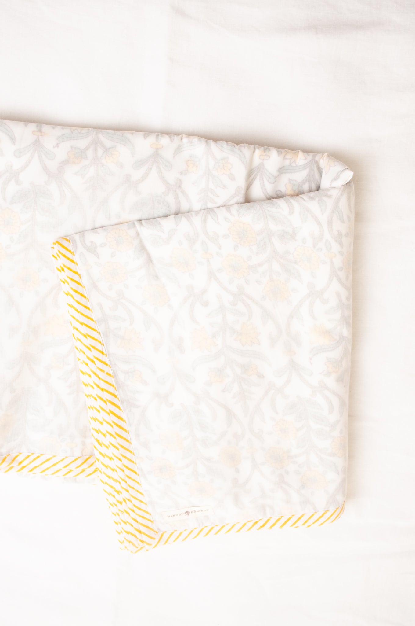Yellow and whtie floral muslin blockprint dohar summer quilt.