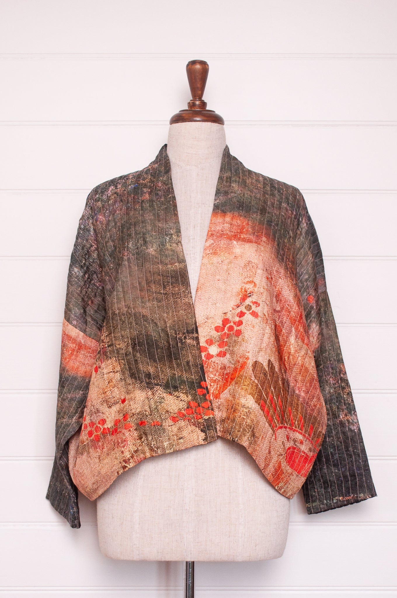 Yavi silk quilted kimono jaeckt in vintage postcard print, with cotton blockprint lining.
