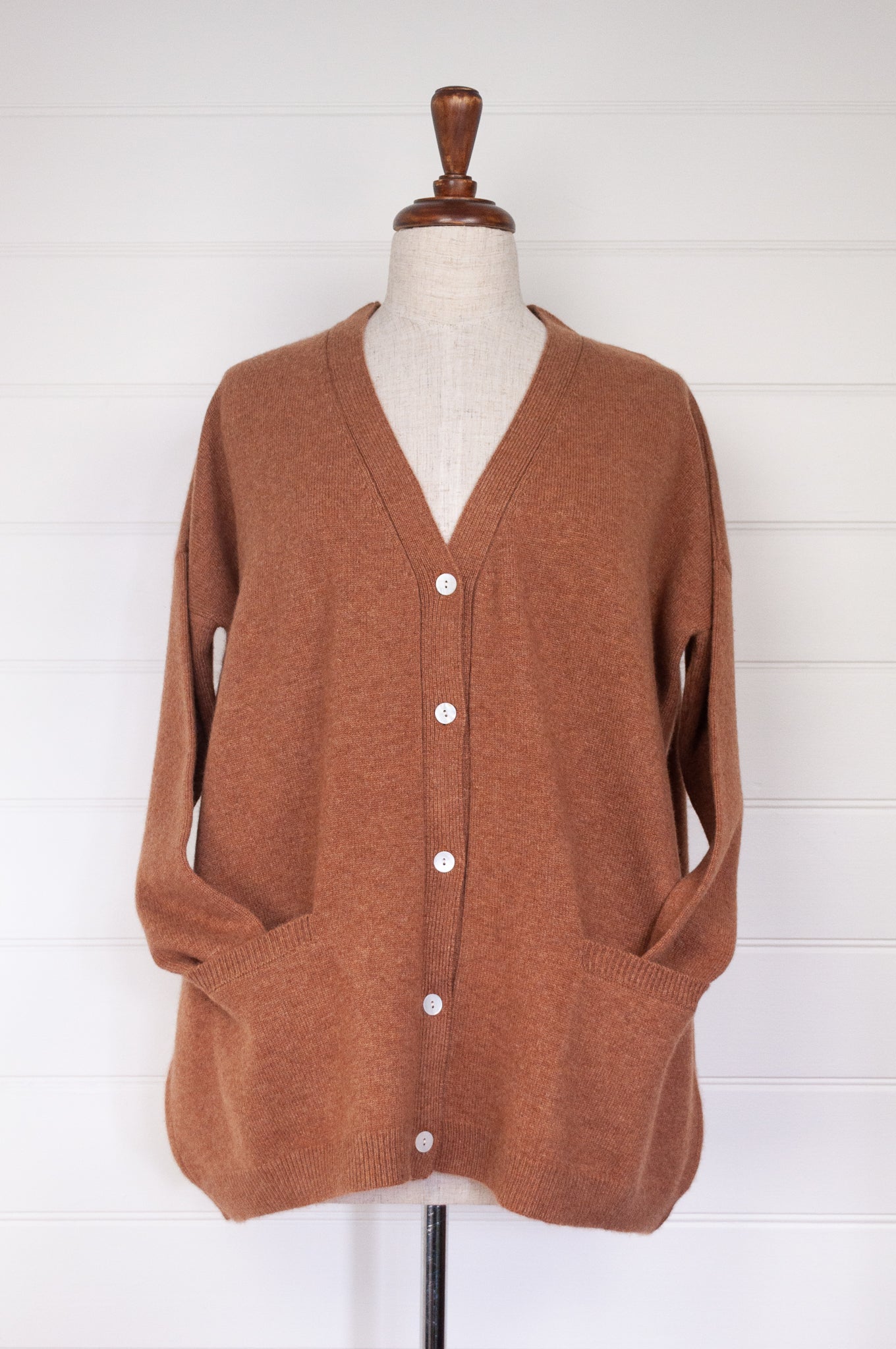 One size cashmere boyfriend cardi - toffee