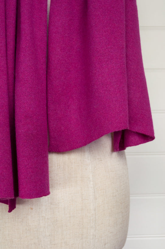 Juniper Hearth cosy cashmere scarf - magenta