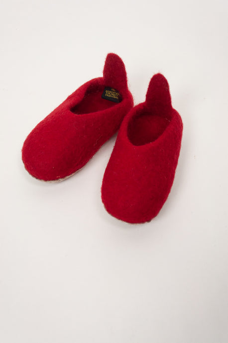 Wool felt baby slippers in crimson red.