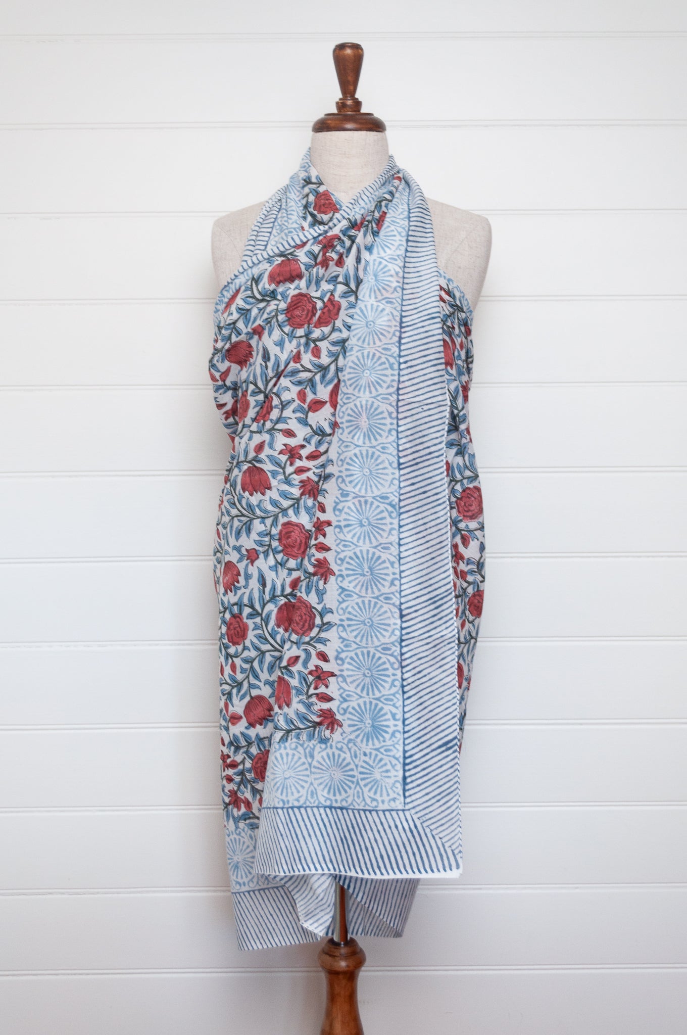 Cotton voile sarong - roses