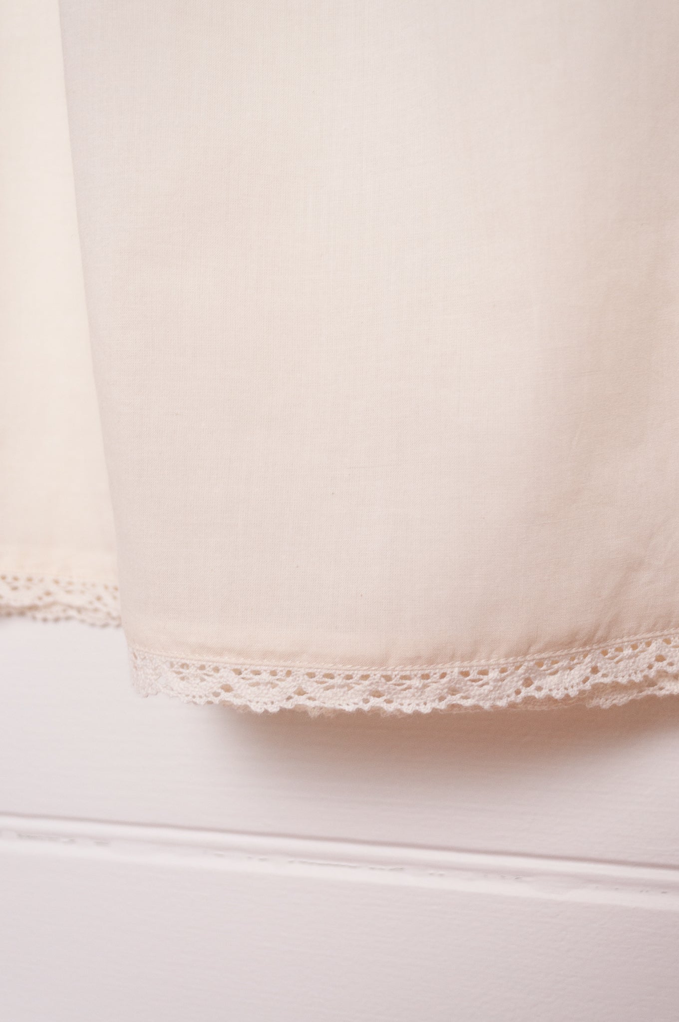 Lace edged half slip - ecru