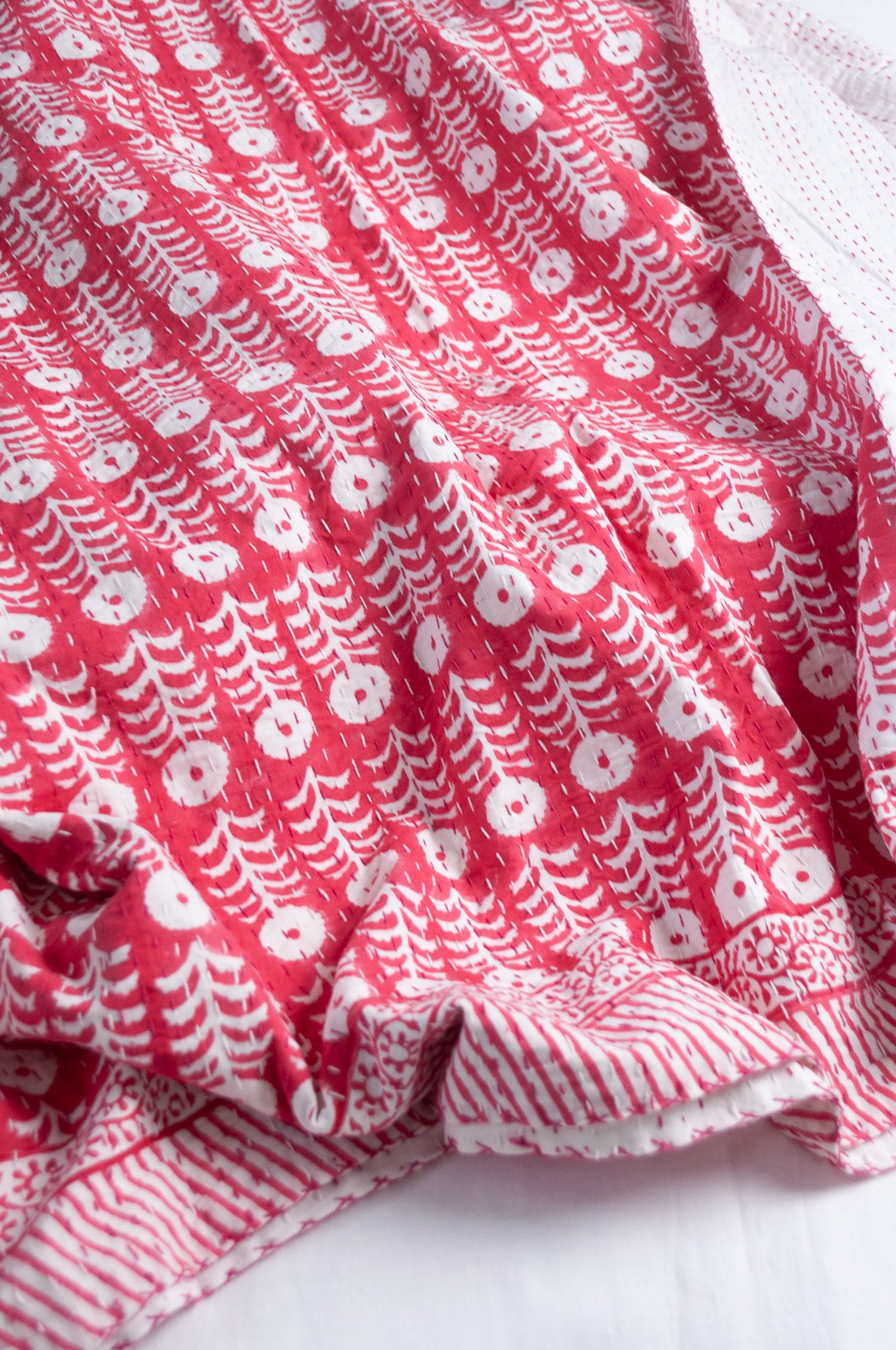 Kantha quilt - Pink daisy