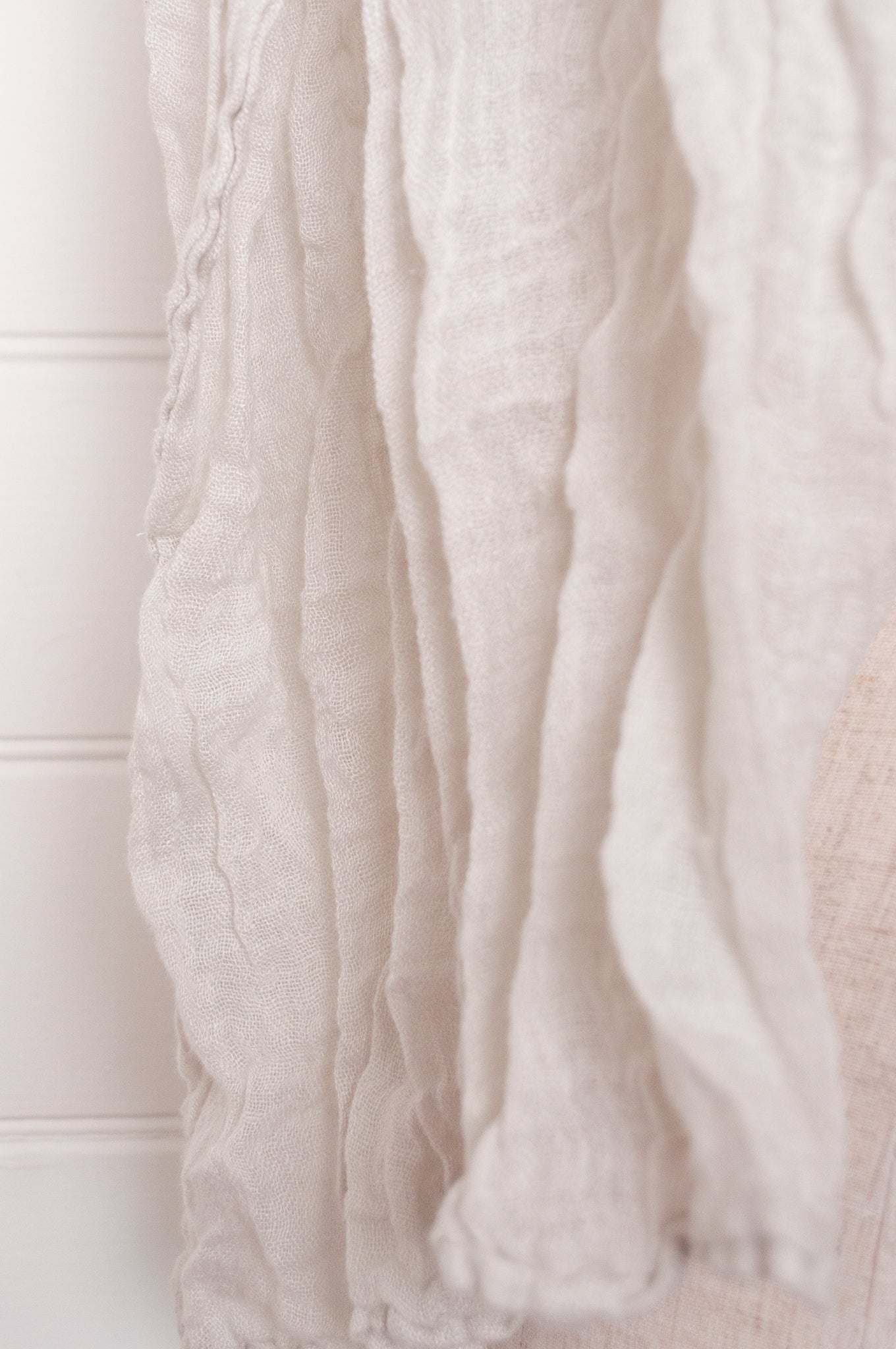 Linen scarf in soft light grey.