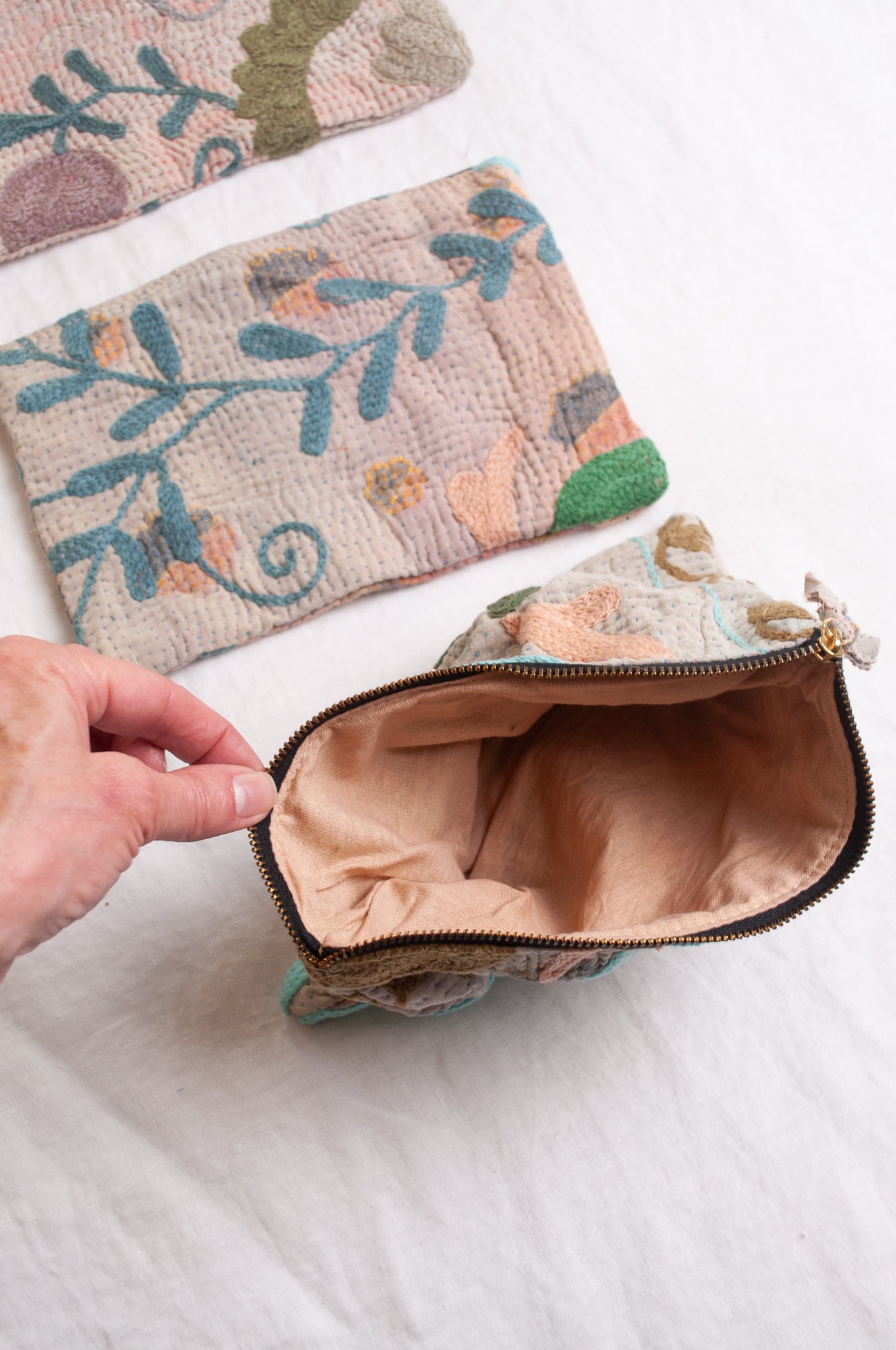 Vintage kantha pouch - Suzani dusky pink