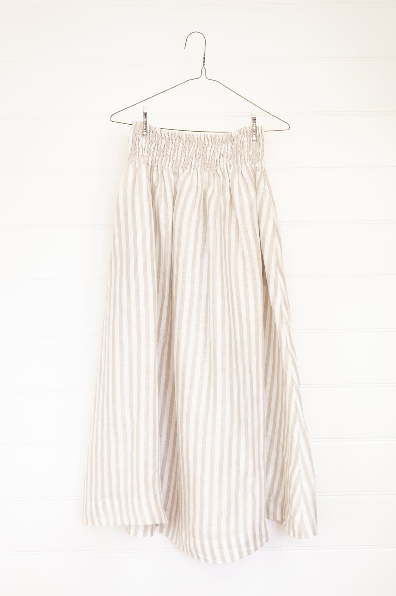 Frockk one size linen Lulu skirt maxi length in natural linen stirpe.