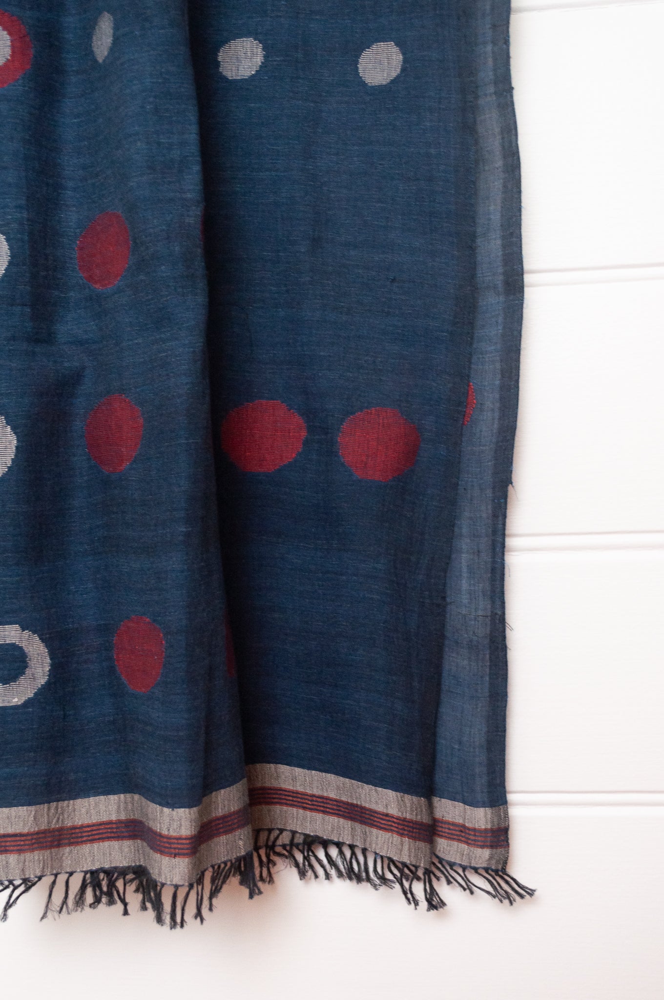 Karomi Multiple circles jamdani scarf - indigo black