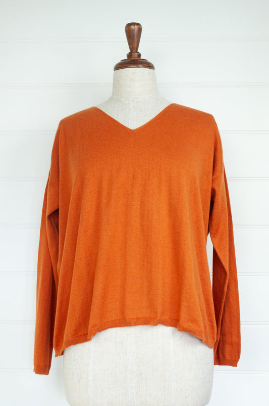 Cotton and cashmere one size easy fit V-neck sweater in  tamarind tan brown.