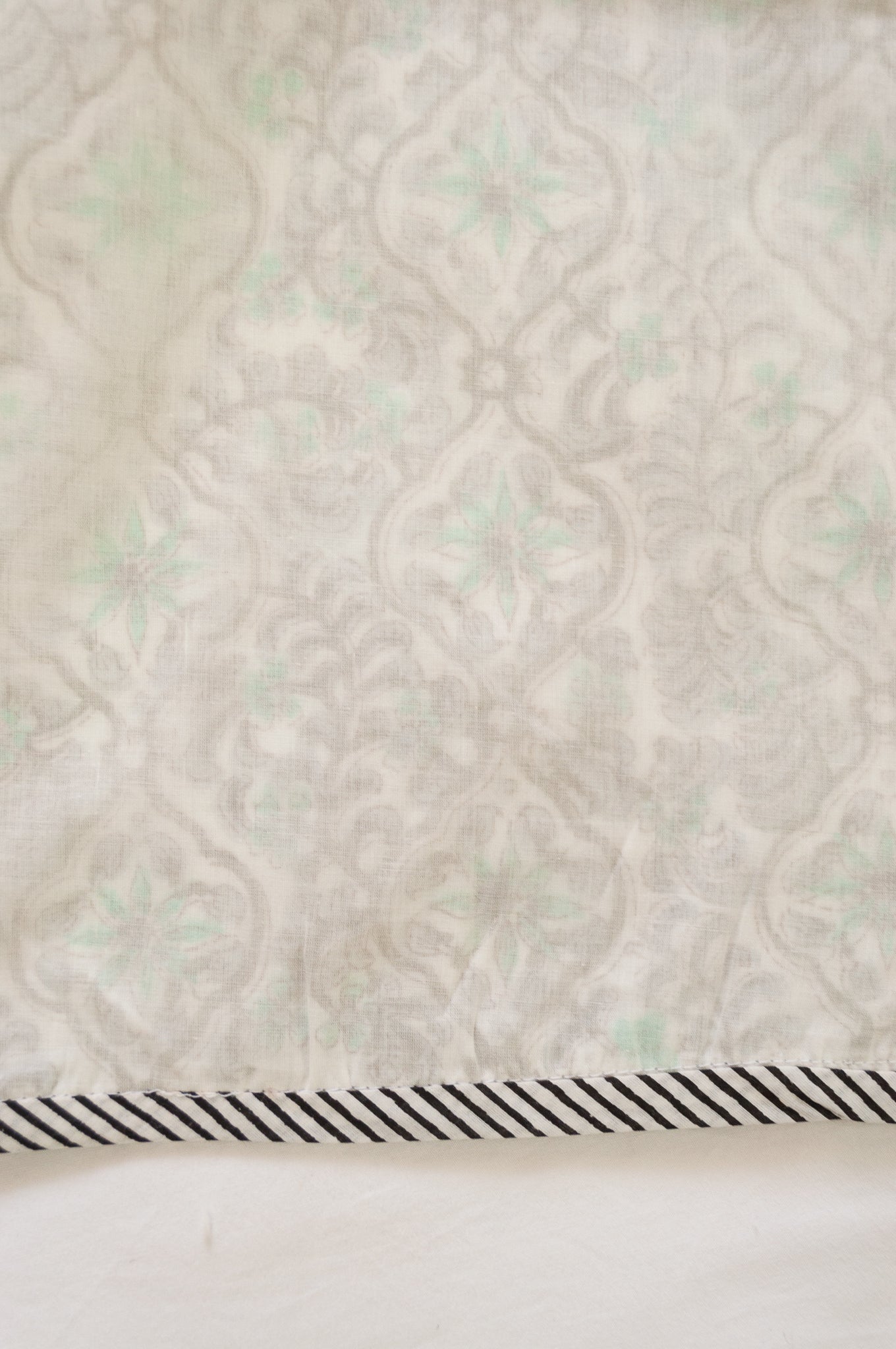 Pure cotton muslin dohar with blockprinted centre in aqua and silver grey floral lattice design.