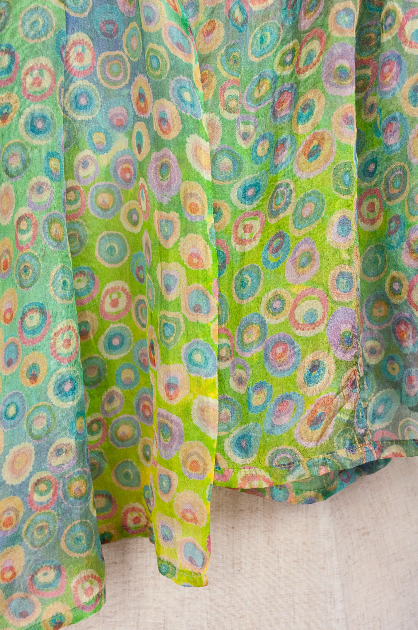 JH Silk spot scarf - lime