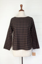 Load image into Gallery viewer, Dve Collection Vamsi blouse in handloom black brown cotton check.
