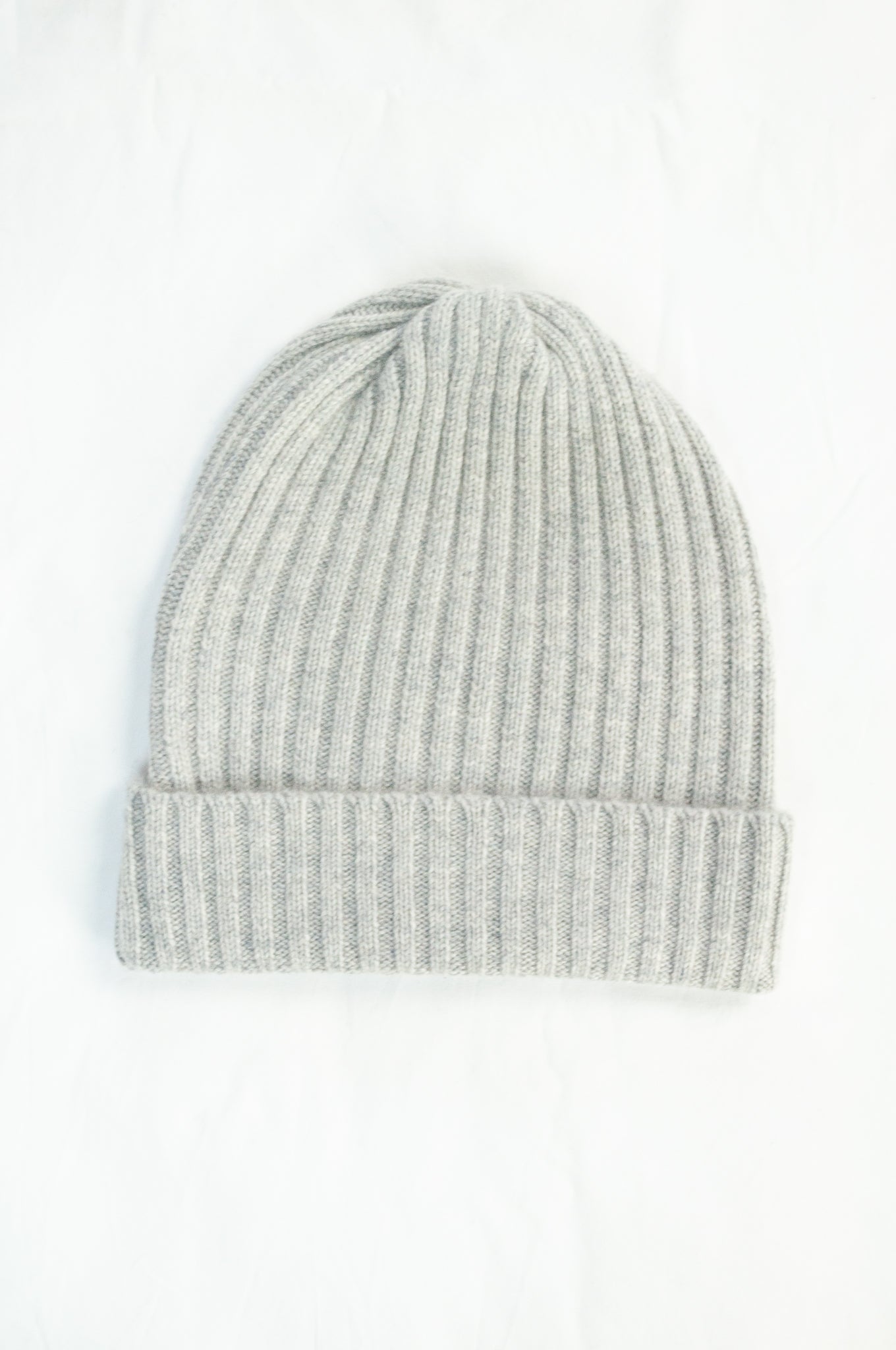 Juniper Hearth 100% pure cashmere ribbed beanie in light ash grey.