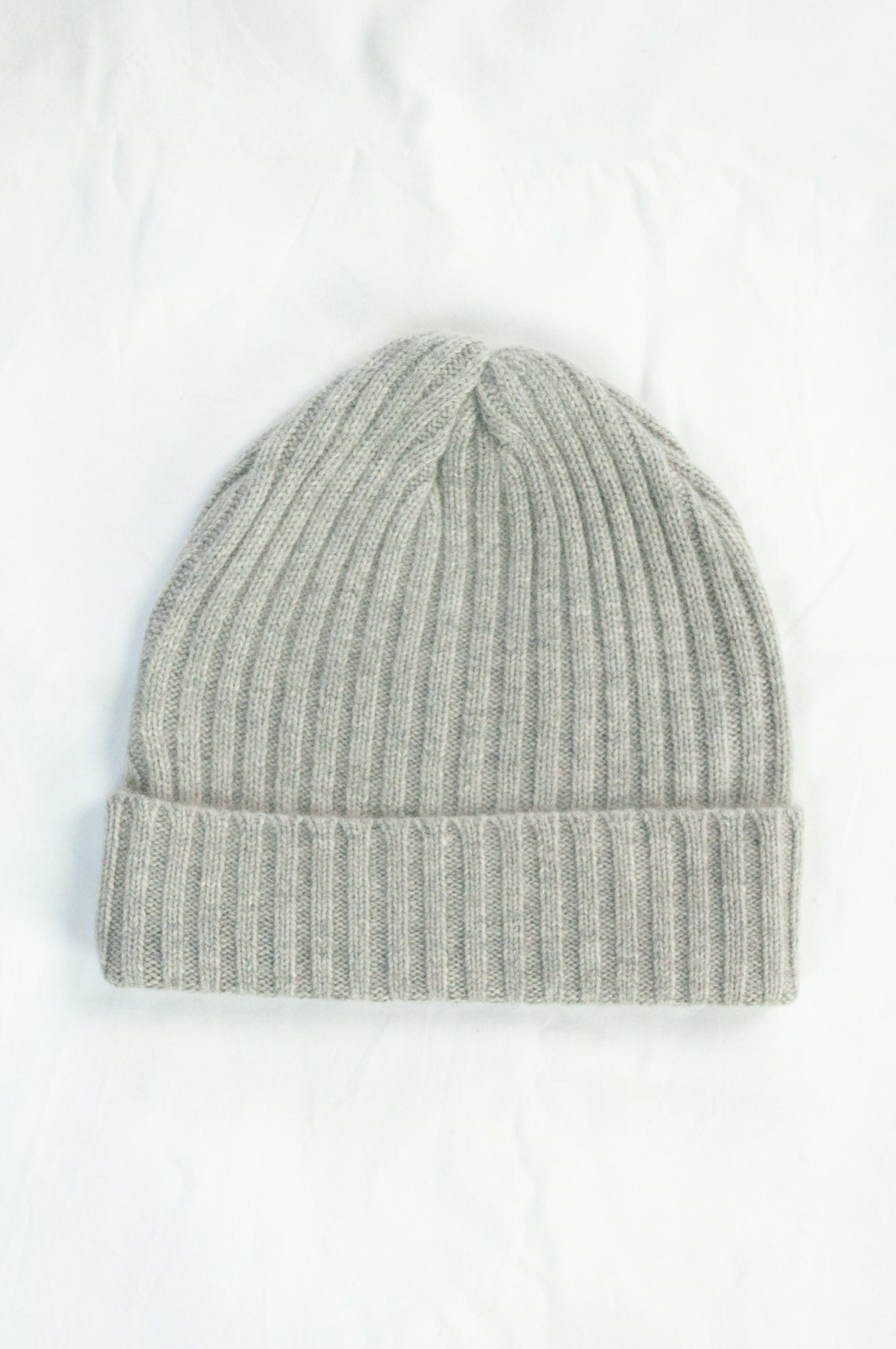 Juniper Hearth 100% cashmere ribbed knitted beanie in oatmeal.