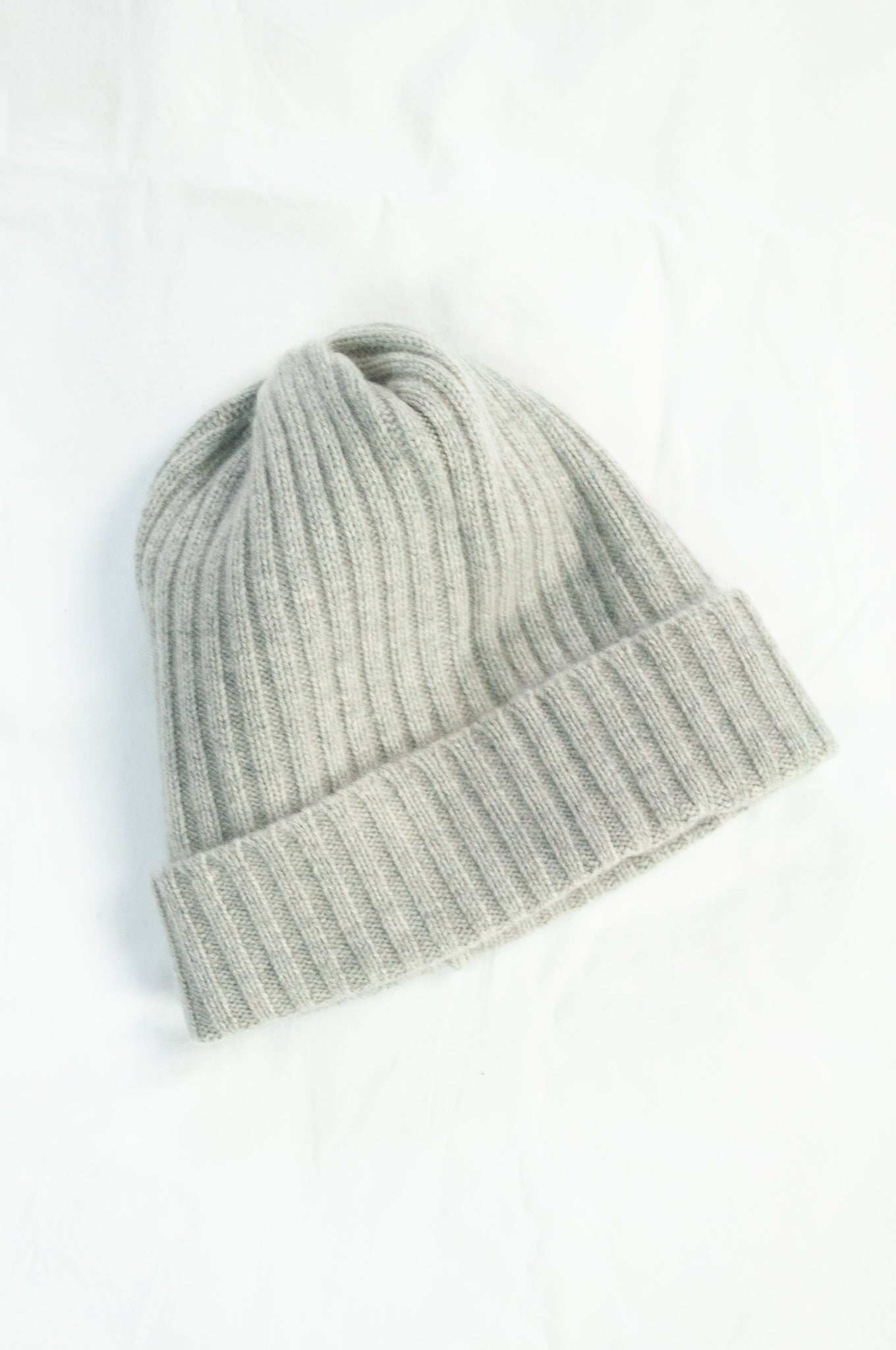 Juniper Hearth 100% cashmere ribbed knitted beanie in oatmeal.