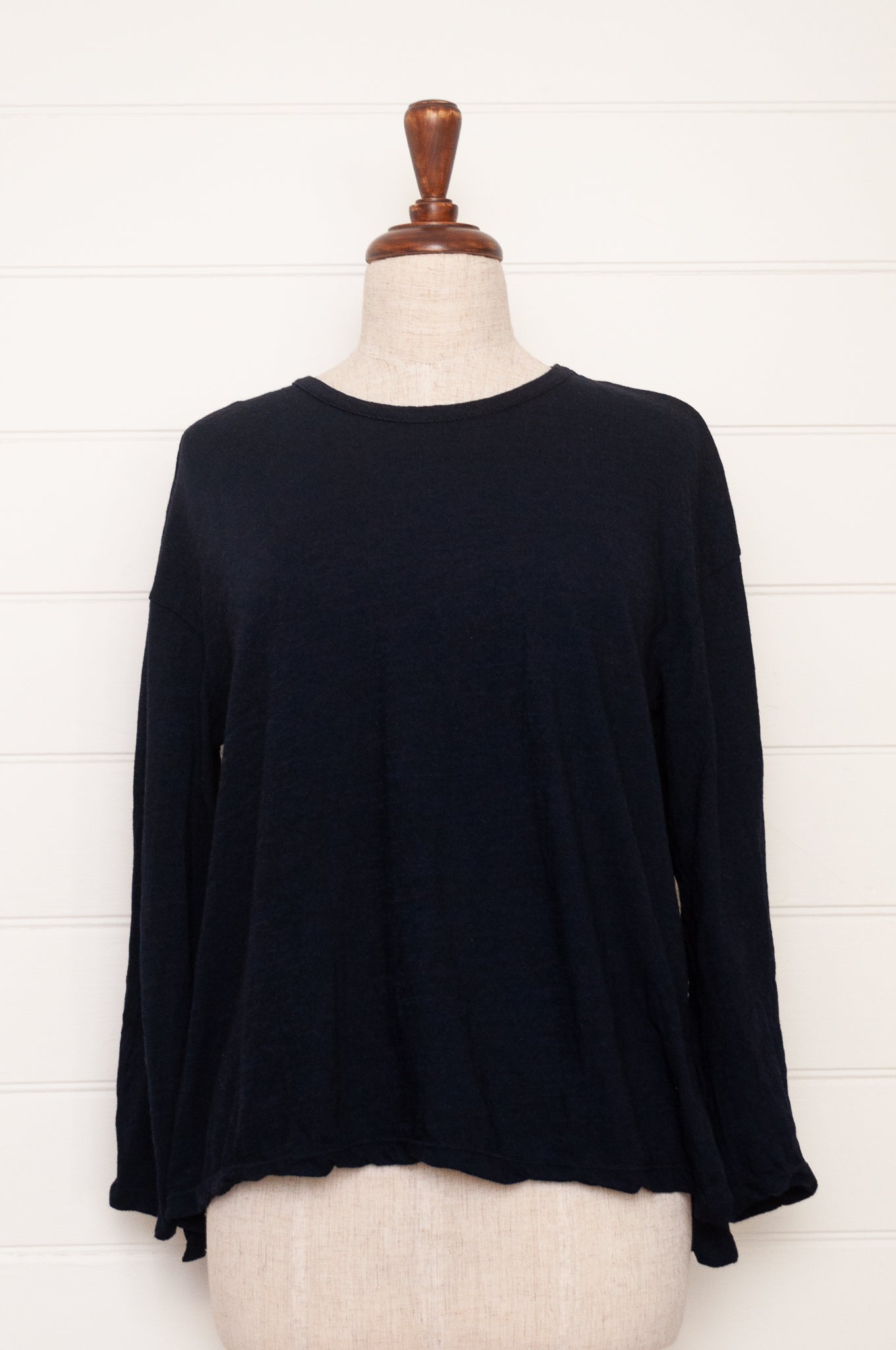 Classic Valia made in Melbourne wool jersey long sleeve tshirt with side splits in ink navy.