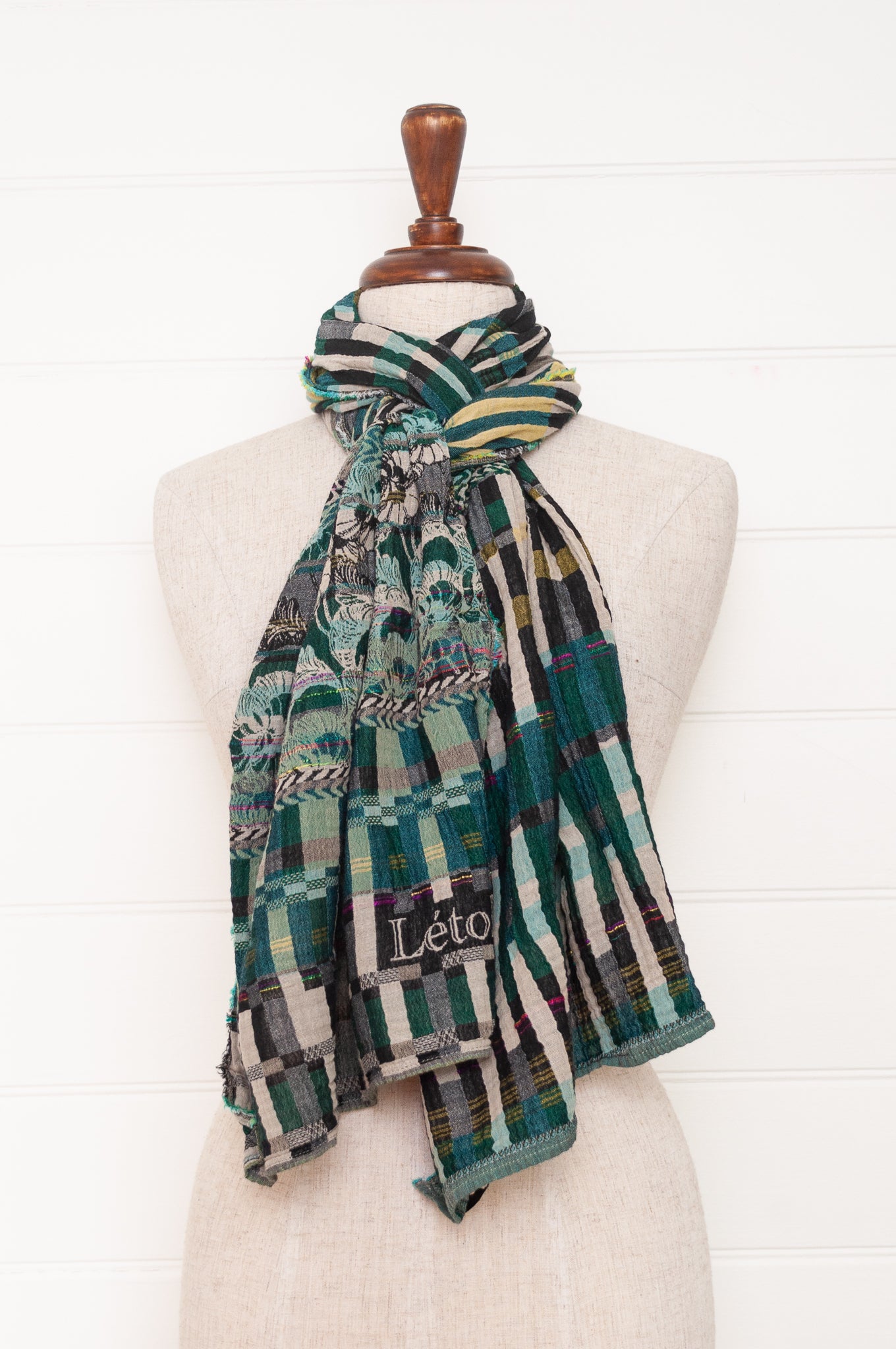 Letol made in France organic cotton jacquard weave scarf, Audrey design in noir vert, black and green.