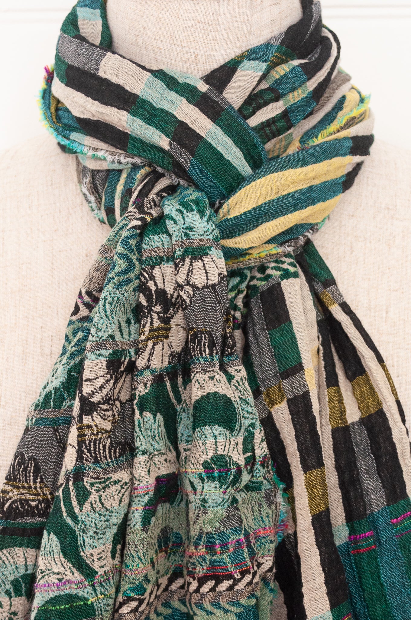 Letol made in France organic cotton jacquard weave scarf, Audrey design in noir vert, black and green.