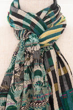 Load image into Gallery viewer, Letol made in France organic cotton jacquard  weave scarf, Audrey design in noir vert, black and green.