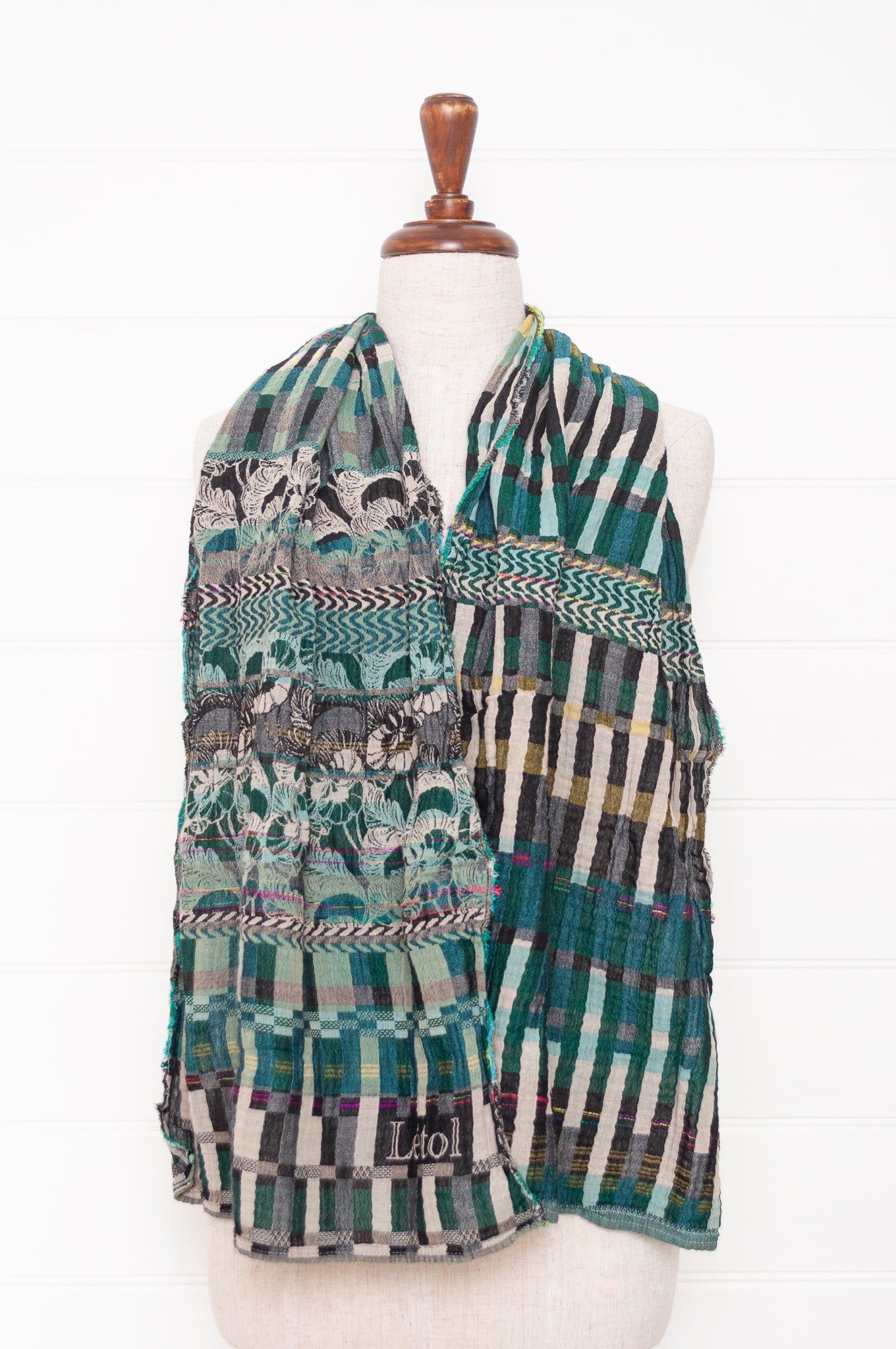 Letol made in France organic cotton jacquard weave scarf, Audrey design in noir vert, black and green.