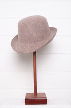 Load image into Gallery viewer, PCNQ made in Japan Marc wool felt hat in beige.