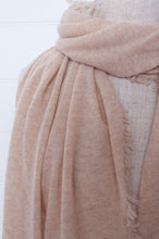 Load image into Gallery viewer, DVE knitted cashmere scarf in natural oatmeal cream, fine knit with fringing.