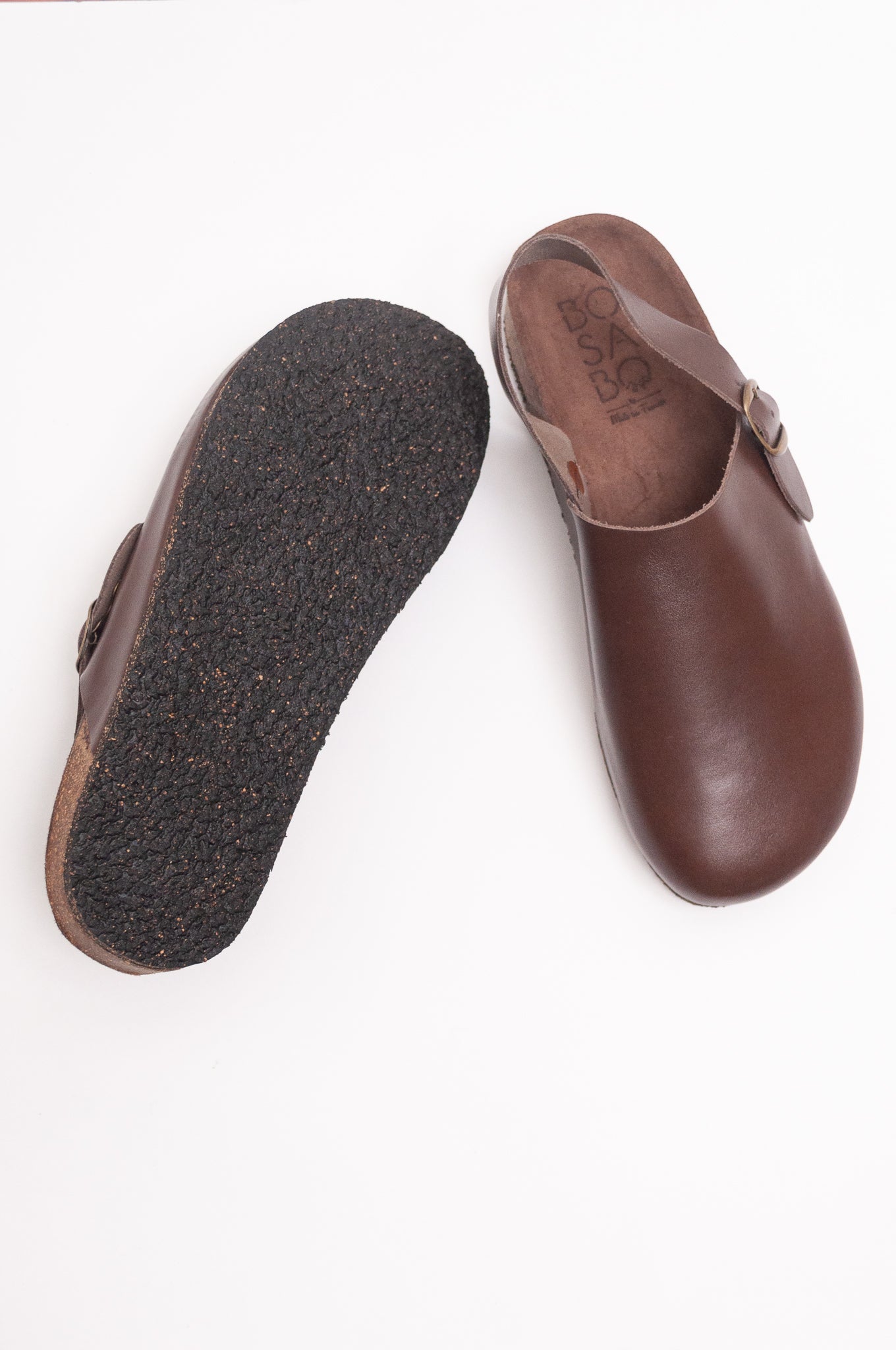 Bosabo closed toe sling back leather clog with cork and a rubber sole in vachette marron, dark brown leather.
