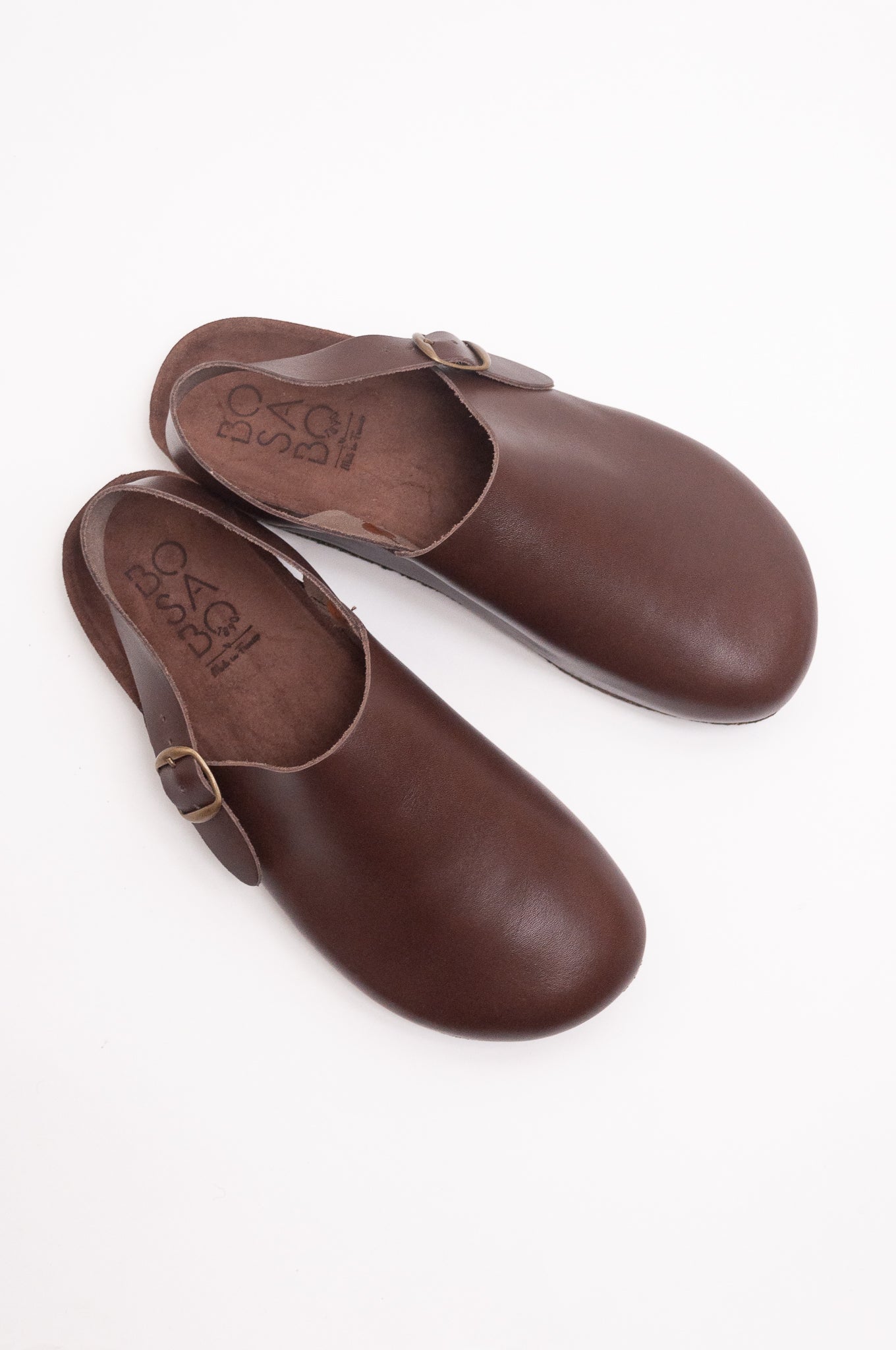 Bosabo closed toe sling back leather clog with cork and a rubber sole in vachette marron, dark brown leather.