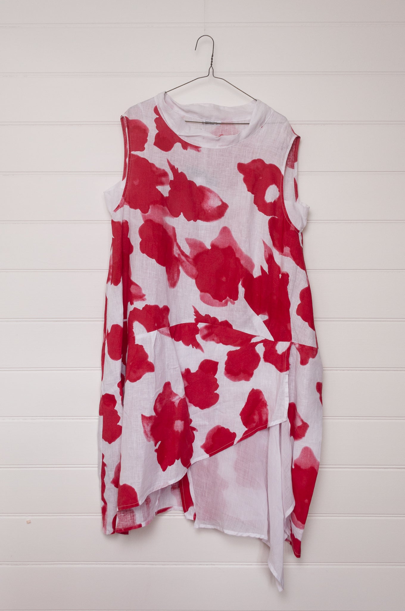 Banana Blue red on white floral print linen tunic.