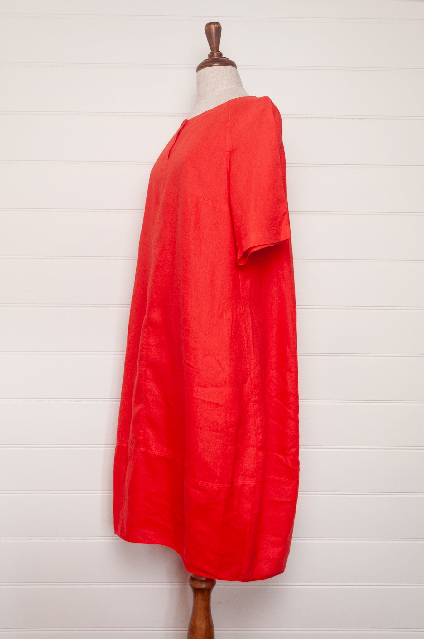 Valia made in Melbourne European linen A-line short sleeve shift dress in bright red.