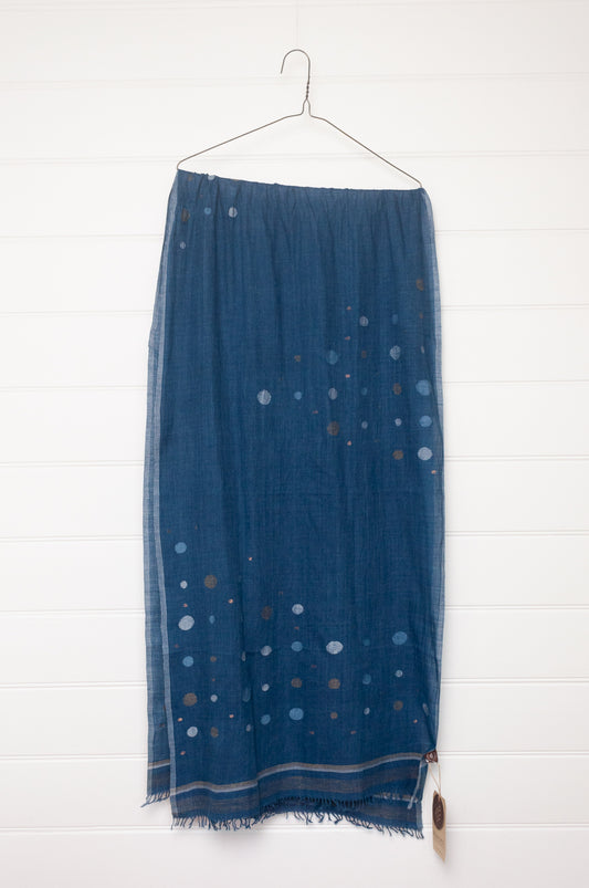 Karomi jamdani scarf handwoven in handspun natural cotton and natural dyes, random circles in shades of indigo.
