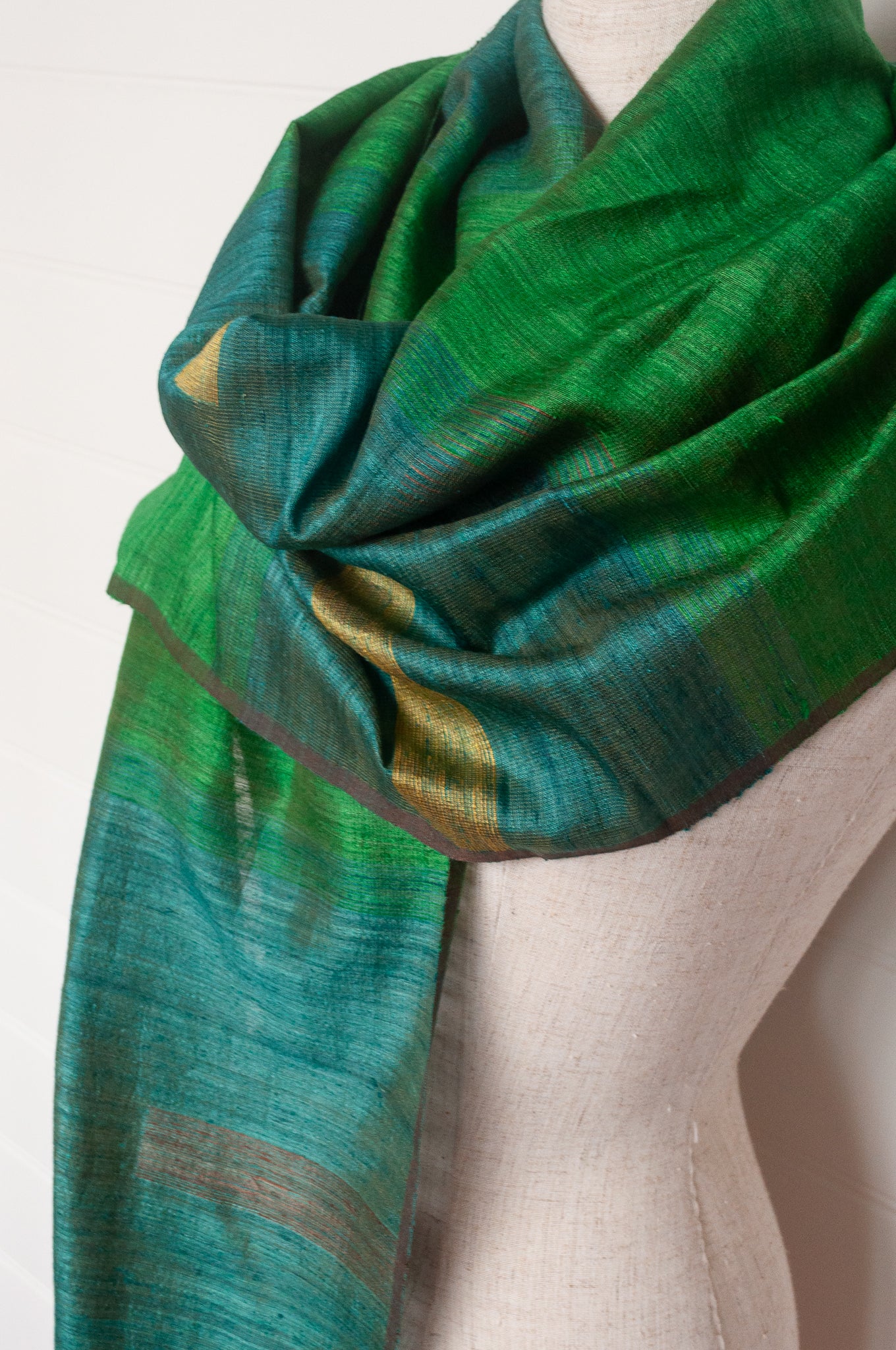 Karomi jamdani handwoven silk jamdani scarf Matisse in emerald green.
