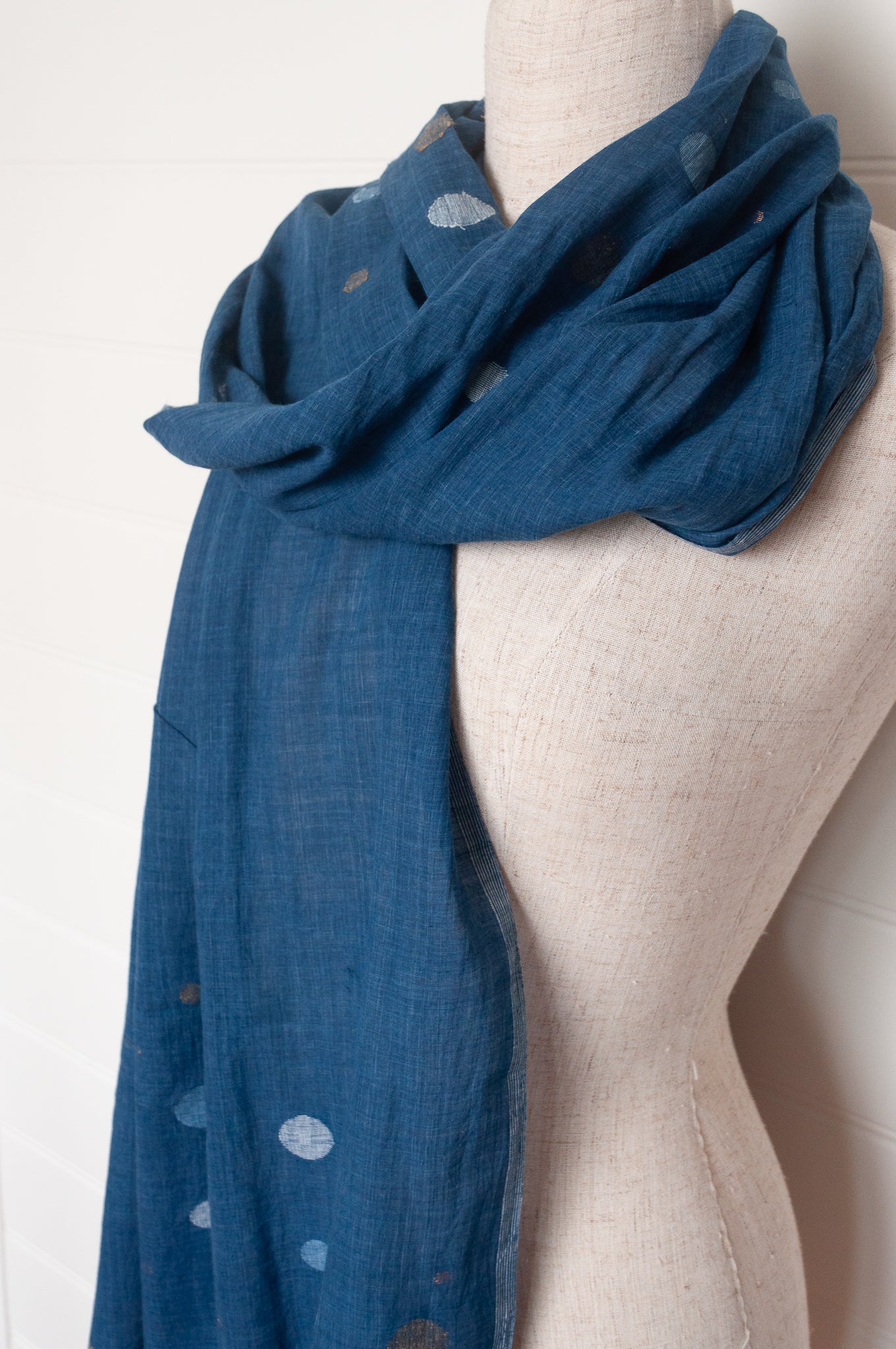 Karomi jamdani scarf handwoven in handspun natural cotton and natural dyes, random circles in shades of indigo.