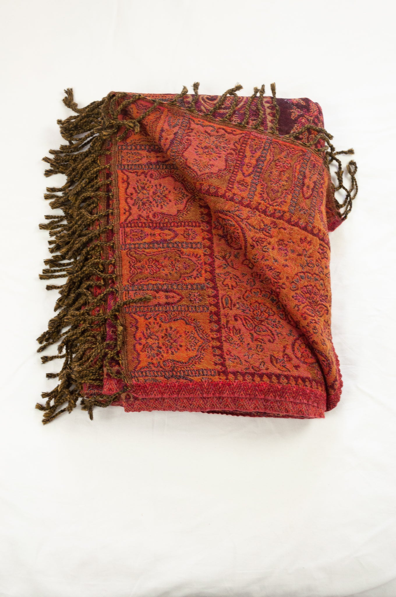 Tasseled wool throw - marsala paisley